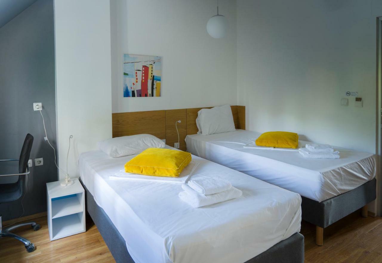 סקופיה Transit Hotel Central מראה חיצוני תמונה