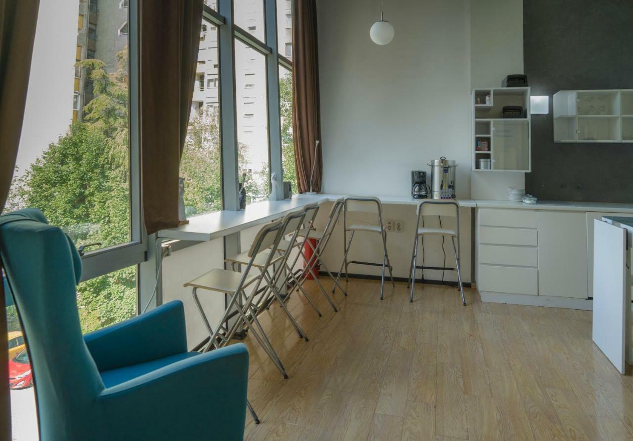 סקופיה Transit Hotel Central מראה חיצוני תמונה