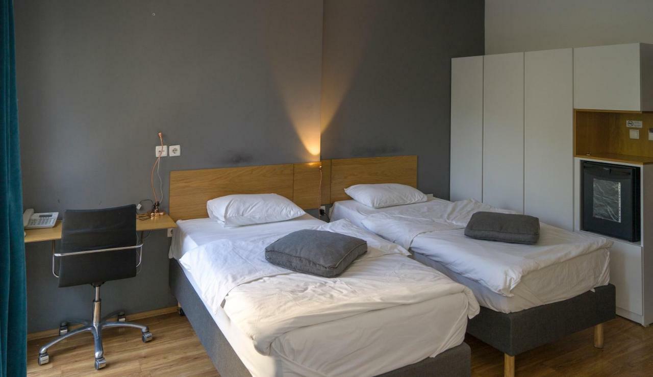 סקופיה Transit Hotel Central מראה חיצוני תמונה
