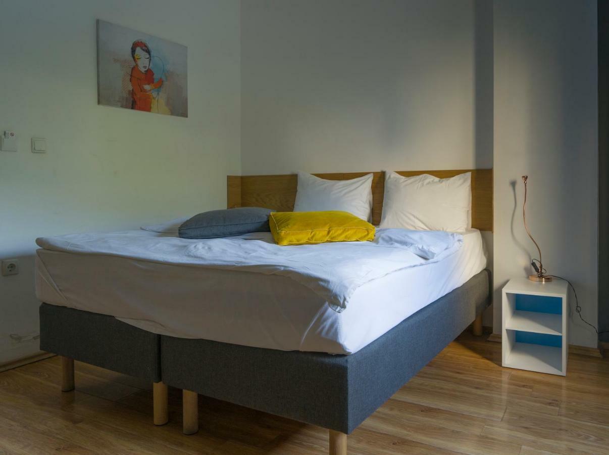 סקופיה Transit Hotel Central מראה חיצוני תמונה