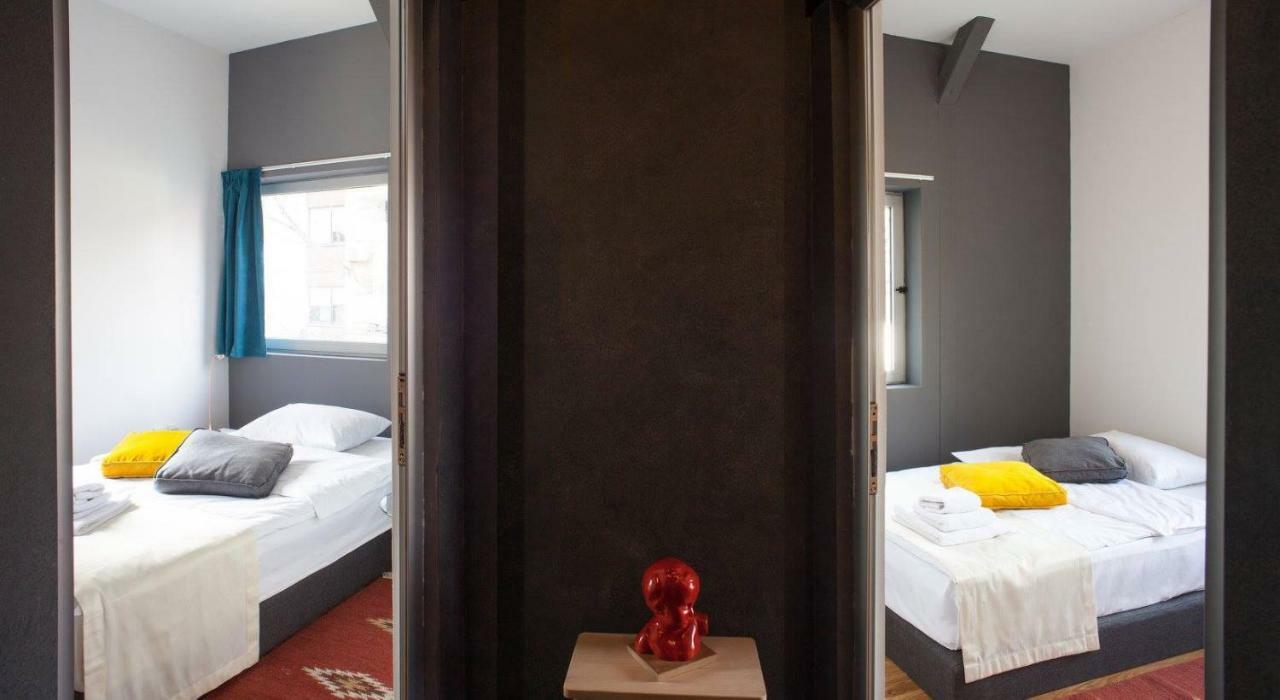 סקופיה Transit Hotel Central מראה חיצוני תמונה